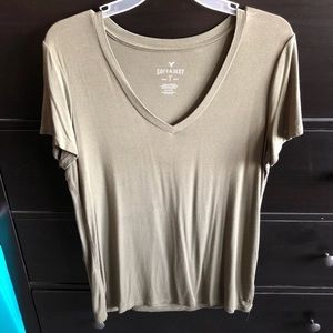 American Eagle tshirt